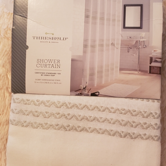 NWT Threshold shower curtain - Picture 5 of 5